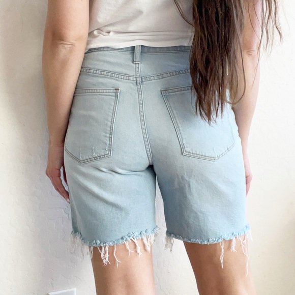 Madewell High-Rise Mid-Length Denim Shorts in Adeline Wash - Picture 2 of 9